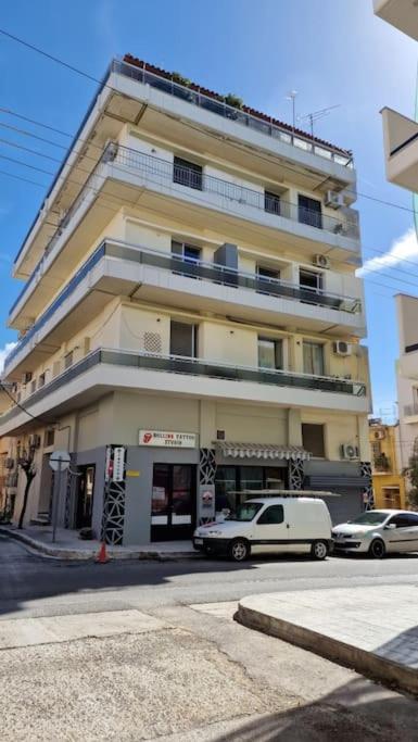 Classic Apartment In Каламата Экстерьер фото