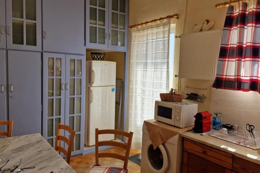 Classic Apartment In Каламата Экстерьер фото