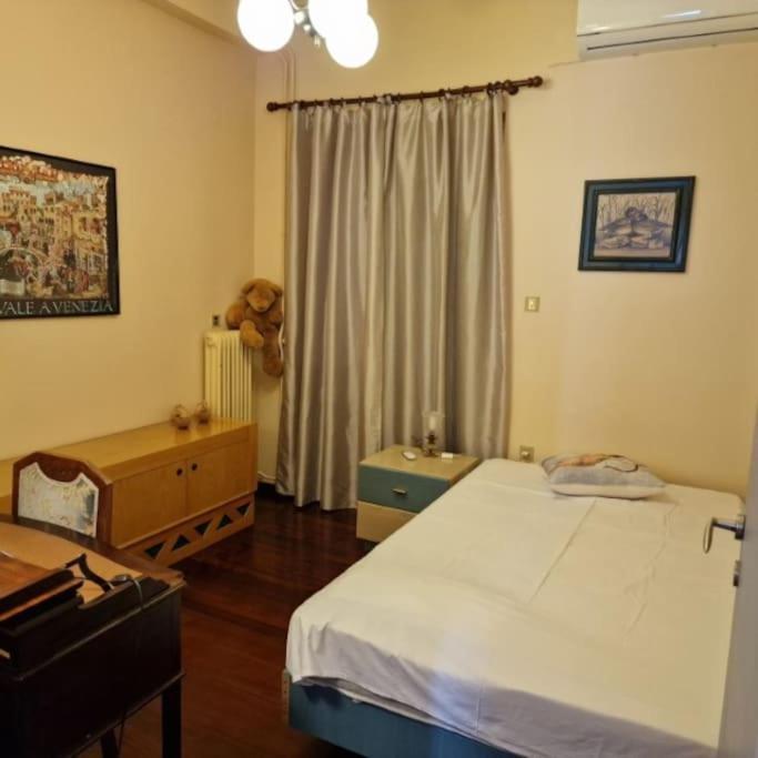 Classic Apartment In Каламата Экстерьер фото